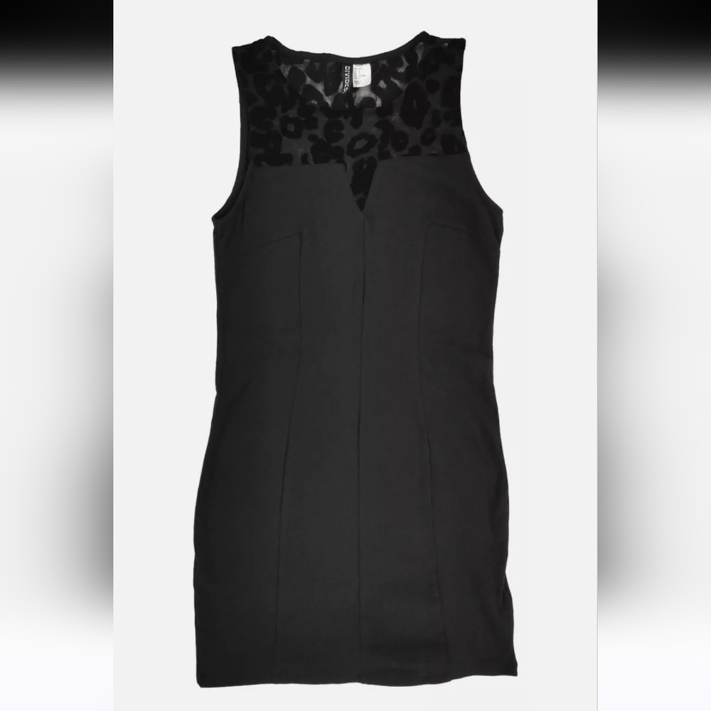 Gently Used//Excellent Condition Divided H&M Little Black Dress